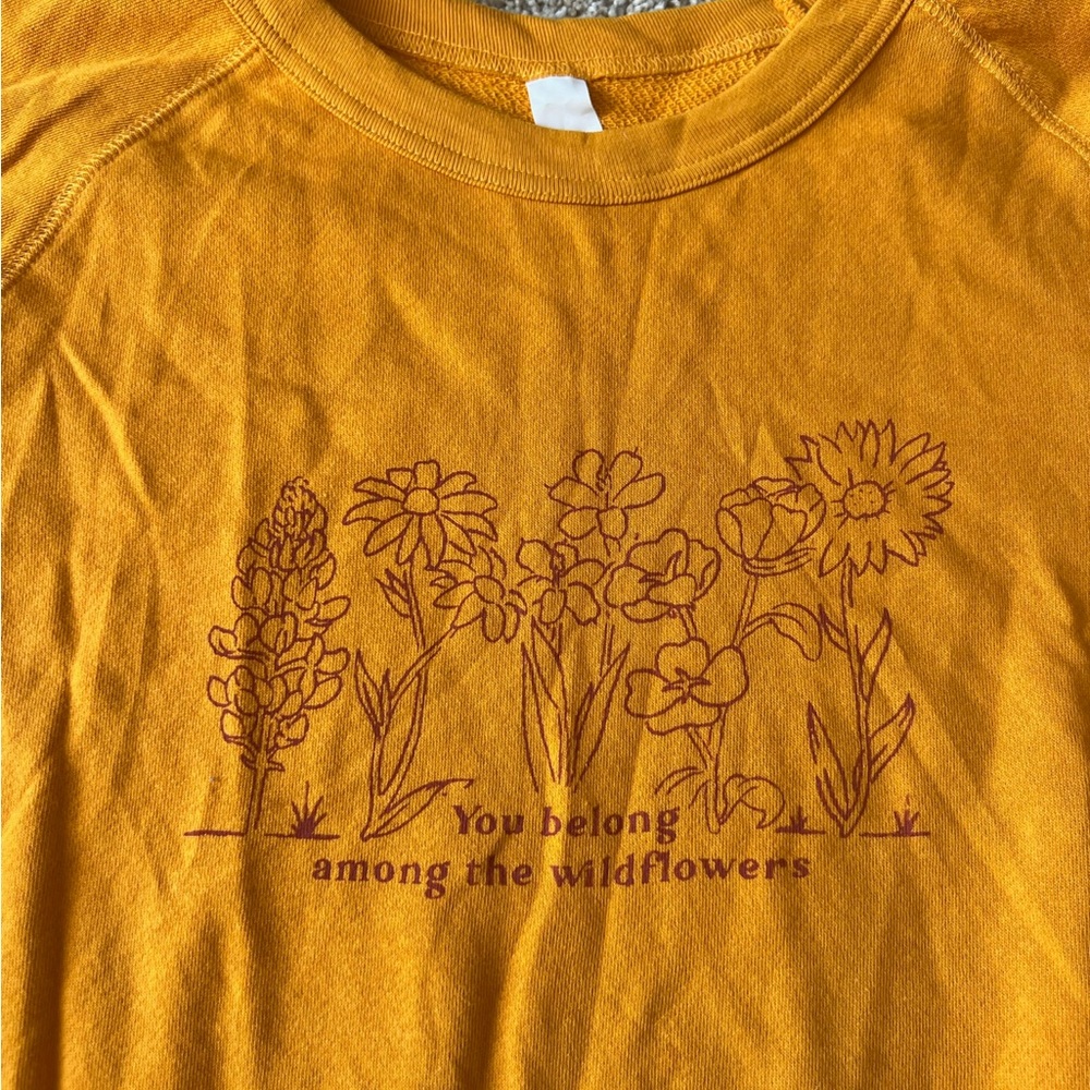 Crew neck Sweatshirt with Floral Design